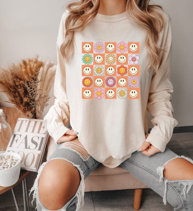 Retro Checkered Daisy Long Sleeve Tee